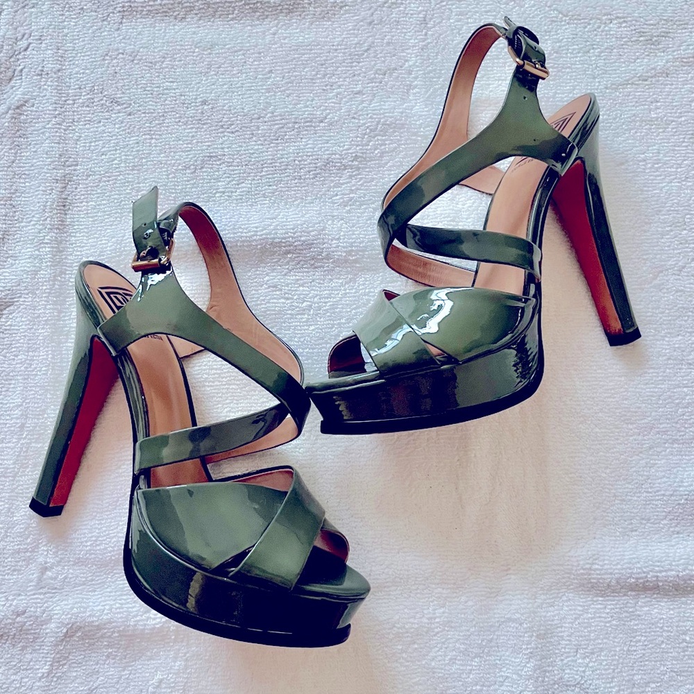 Pour La Victoire Hiro Patent Leather Platform Sandals
